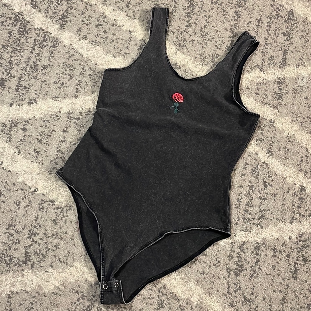 Urban nation bodysuit rose embroidered